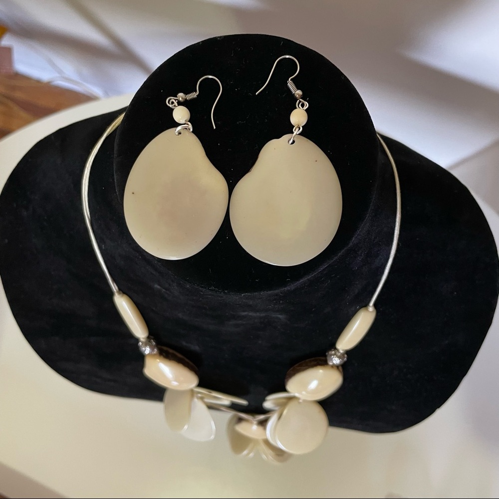Necklace - Picture 9 of 9